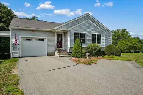 25 Rainbow Dr, Londonderry, NH 03053