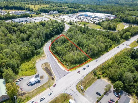 2 Boulder Point Dr, Plymouth, NH 03264
