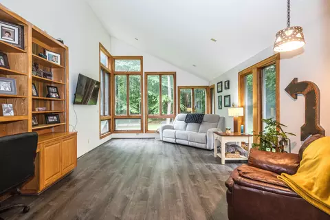 Living - 651 Colonial Dr, Mendon, VT 05701 photo 1 of 3