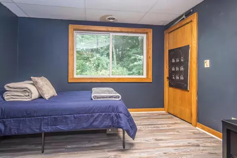 Bedroom - 651 Colonial Dr, Mendon, VT 05701 photo 2 of 3