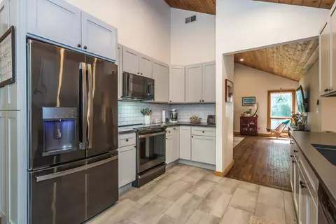 Kitchen - 651 Colonial Dr, Mendon, VT 05701 photo 1 of 3
