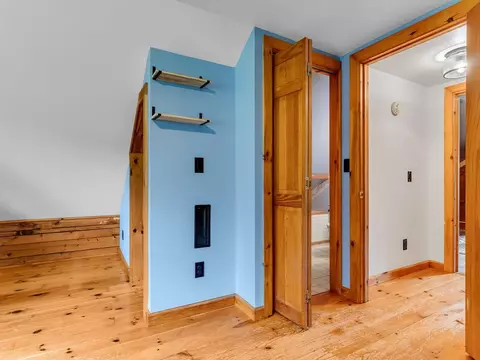 Entry Way - 1136 Vt Route 4a E, Castleton, VT 05735 photo 3 of 3