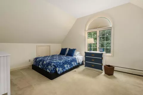 Bedroom - 101 Exeter Rd, North Hampton, NH 03862 photo 3 of 4