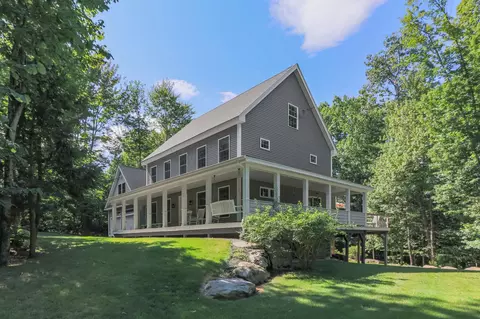 325 Mccurdy Rd, New Boston, NH 03070