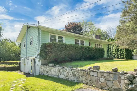15 Tuttle Ln, Greenland, NH 03840