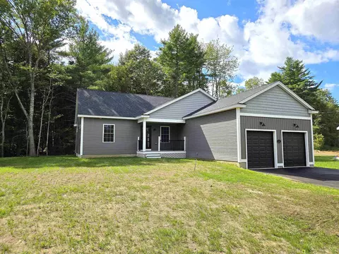 871 Salmon Falls Rd, Rochester, NH 03868