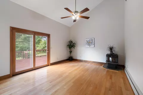 Living - 20 Tillotson Dr, Jericho, VT 05465 photo 2 of 7