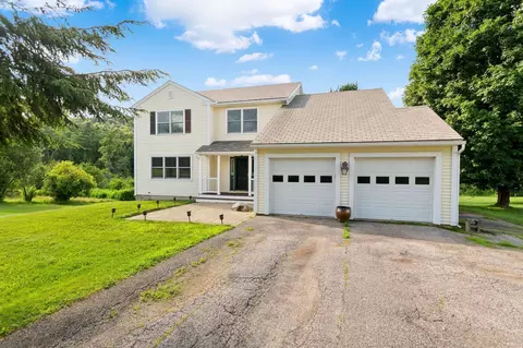 Exterior - 20 Tillotson Dr, Jericho, VT 05465 photo 2 of 17