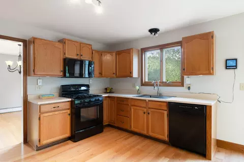 Kitchen - 20 Tillotson Dr, Jericho, VT 05465 photo 3 of 6