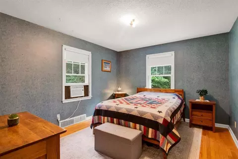 Bedroom - 12 Mountain View Rd, Jericho, VT 05465 photo 1 of 10