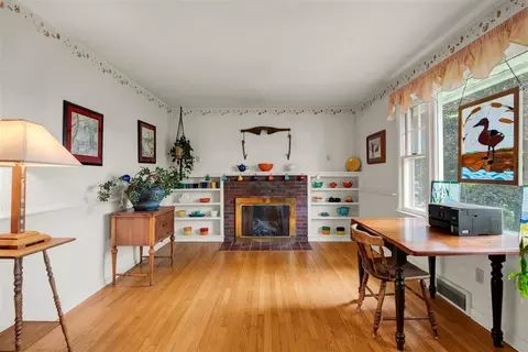 Living - 12 Mountain View Rd, Jericho, VT 05465 photo 2 of 6