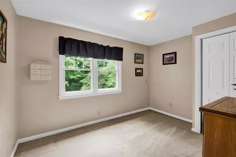 Bedroom - 12 Mountain View Rd, Jericho, VT 05465 photo 3 of 10