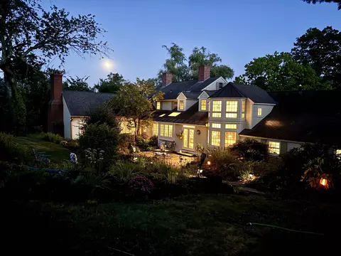 89 Chestnut Hill Rd, Amherst, NH 03031