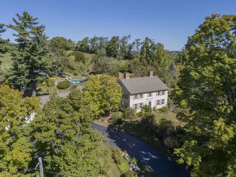 89 Chestnut Hill Rd, Amherst, NH 03031
