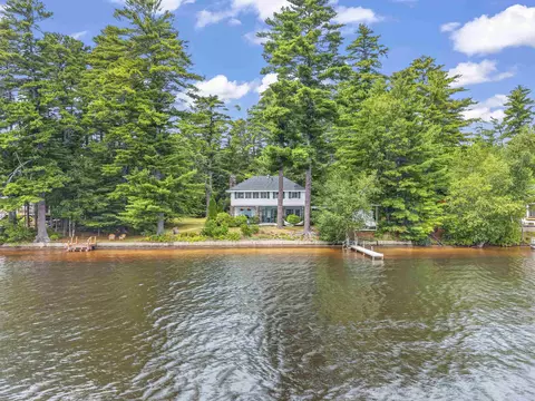 38 Lakeside Dr, Milton, NH 03851
