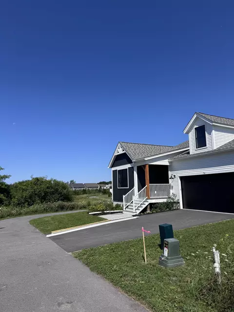 76 Russet Rd, South Burlington, VT 05403