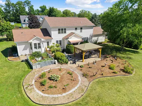 Exterior - 109 Coyote Ln, Williston, VT 05495 photo 5 of 12