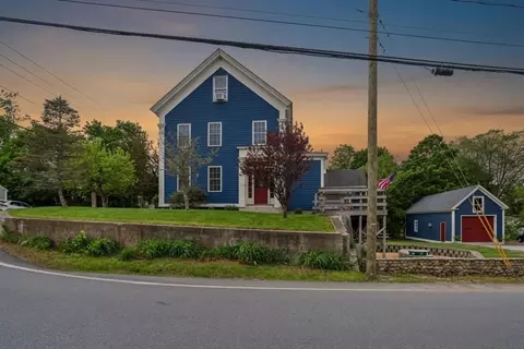 1 Old Manchester Rd #A, Raymond, NH 03077