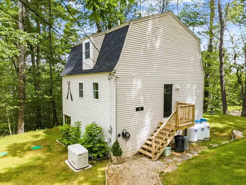 142 Browns Pasture Rd, Strafford, NH 03884