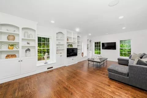 Living - 24 Shephard Rd, Pelham, NH 03076 photo 3 of 5