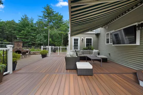 Exterior - 24 Shephard Rd, Pelham, NH 03076 photo 8 of 11