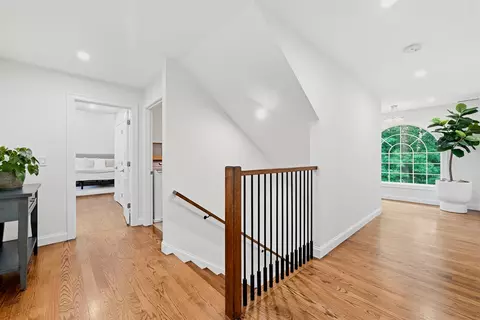 Entry Way - 24 Shephard Rd, Pelham, NH 03076 photo 2 of 2