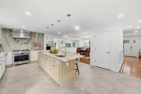 Kitchen - 24 Shephard Rd, Pelham, NH 03076 photo 5 of 7