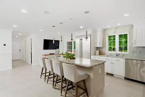 Kitchen - 24 Shephard Rd, Pelham, NH 03076 photo 2 of 7
