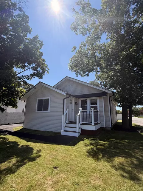 227 Pine St, Nashua, NH 03060