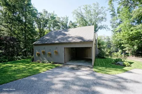 168 Coburn Woods Ave, Nashua, NH 03063