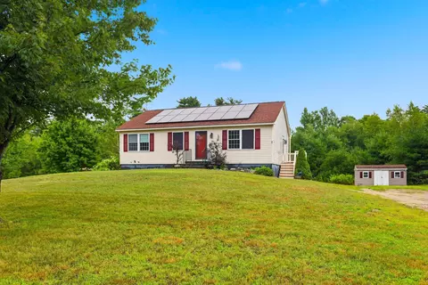 94 Buttercup Ln, Wakefield, NH 03872