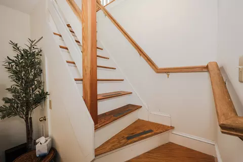 Entry Way - 75 Centre St, Concord, NH 03301 photo 4 of 5