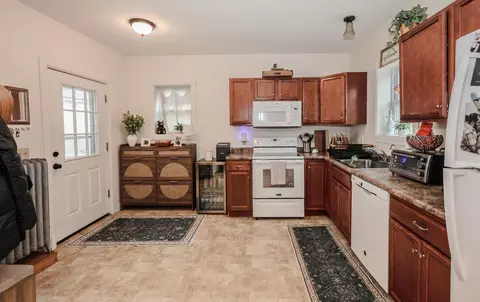 Kitchen - 75 Centre St, Concord, NH 03301 photo 4 of 4