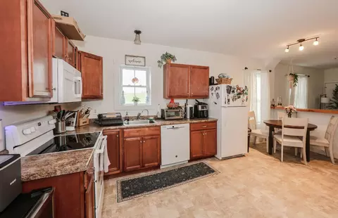 Kitchen - 75 Centre St, Concord, NH 03301 photo 3 of 4