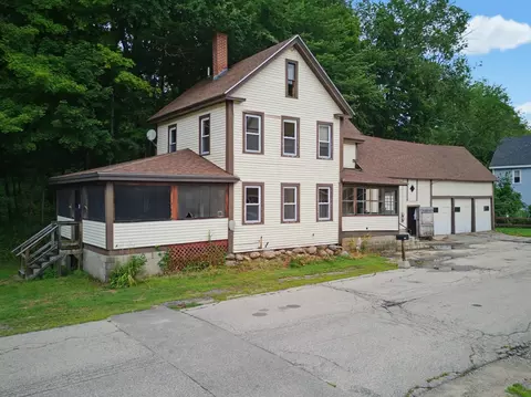 28 River St, Hillsborough, NH 03244