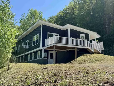 17 Dulac St, Lebanon, NH 03766