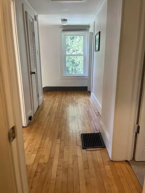 Entry Way - 24 Pleasant St, Proctor, VT 05765 photo 5 of 6