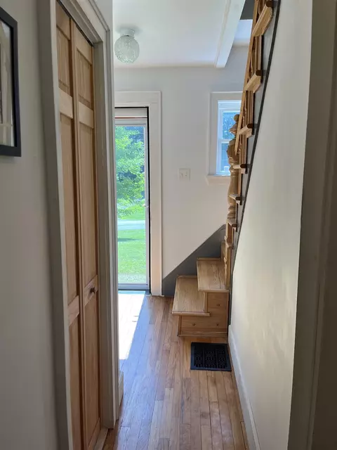 Entry Way - 24 Pleasant St, Proctor, VT 05765 photo 2 of 6