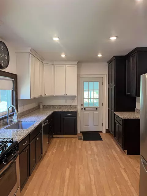 Kitchen - 24 Pleasant St, Proctor, VT 05765 photo 2 of 4