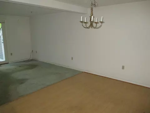Living - 44 Bridle Path, Dover, NH 03820 photo 2 of 3