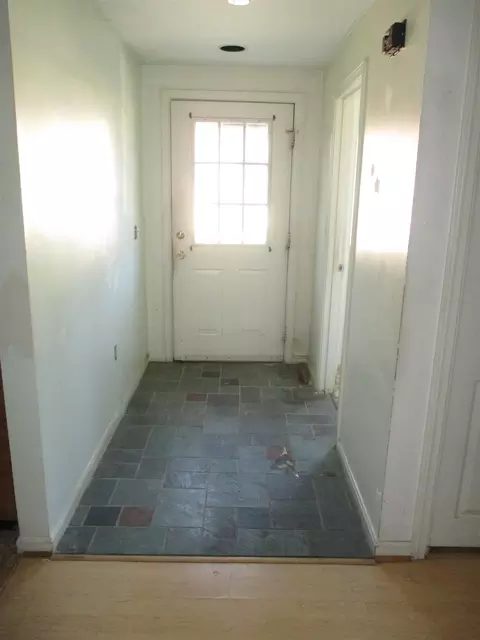 Entry Way - 44 Bridle Path, Dover, NH 03820 photo 1 of 3