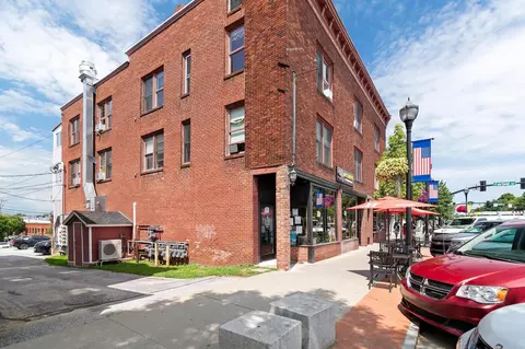 32 S Main St #5, Saint Albans, VT 05478