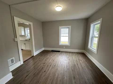 Living - 194 Union St, Springfield, VT 05156 photo 5 of 7