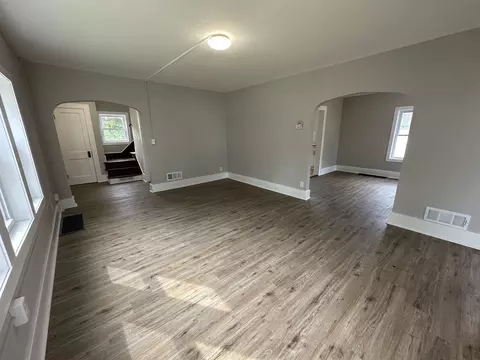 Living - 194 Union St, Springfield, VT 05156 photo 2 of 7
