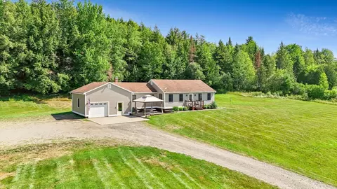 338 Perrault Dr, Newport, VT 05857