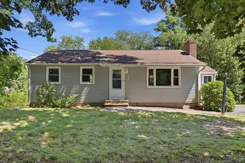 132 Haverhill Rd, Salem, NH 03079