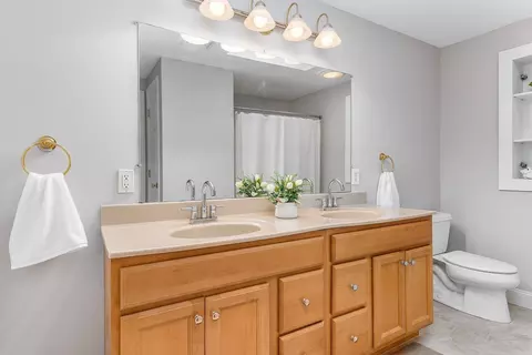 Bath - 4 Jane Appleton Way, Hampton, NH 03842 photo 4 of 4