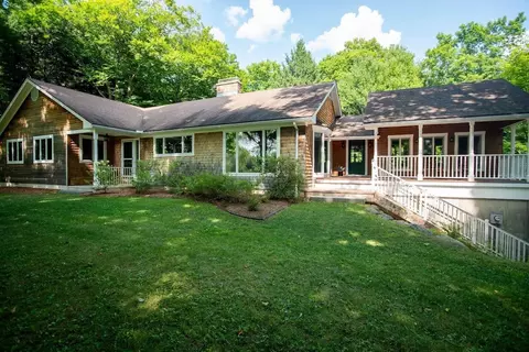 8 Douglas Rd, Essex Junction, VT 05452