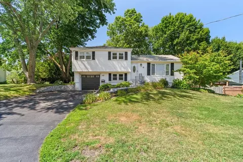 6 Larry Ln, Portsmouth, NH 03801