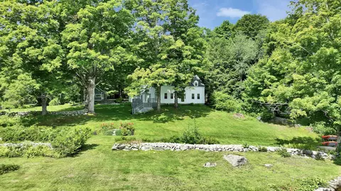 810 W Main St, Hillsborough, NH 03244